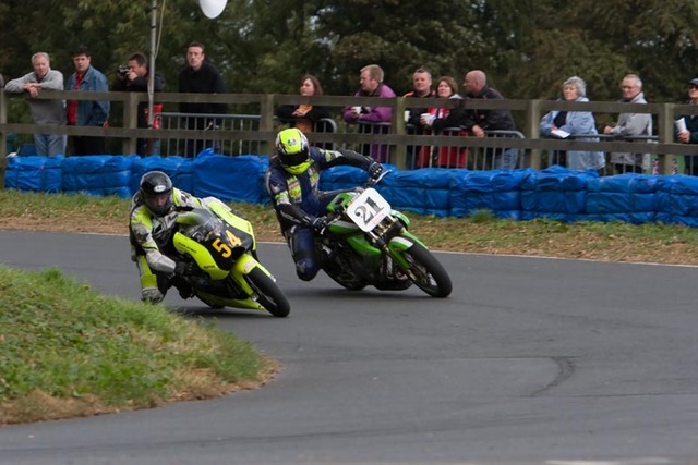 Passing a Supermono Davic Bell Passing a Supermono