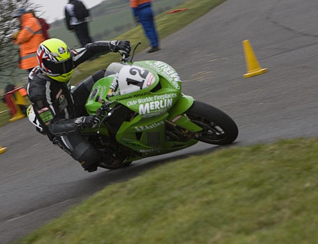 olivers mount 2008 farm bends ZX10 David Bell at farm bends Olivers Mount on the ZX10
